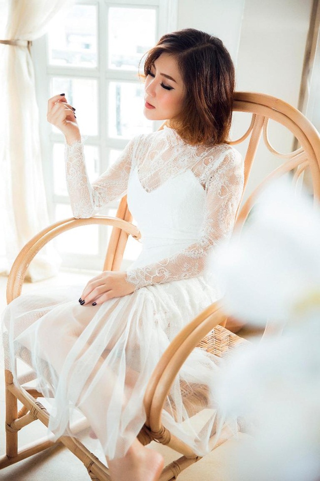Hương Tràm được biết đến là một trong những nhân tố ấn tượng của V-pop, bước ra từ sau thành công của Giọng hát  Việt, cô nổi lên như một hiện tượng “một bước thành sao”.