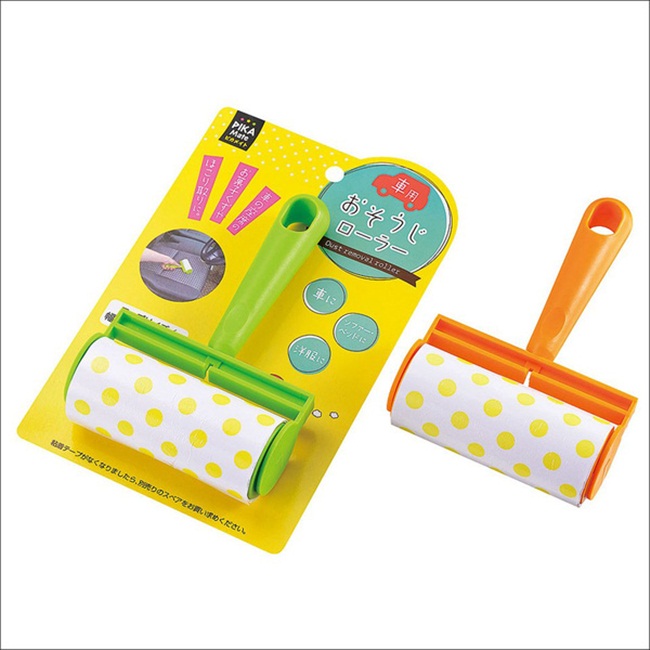 Cây lăn bụi nhỏ xinh này sẽ giúp bạn làm sạch bề mặt vải, da, nỉ, simili, giường, chăn mền, ghế salon, ghế đệm xe hơi... một cách nhanh chóng và gọn gàng. Kích thước nhỏ ( 17x10.8cm) lại có lỗ treo giúp bạn dễ cất gọn sản phẩm sau khi sử dụng xong.