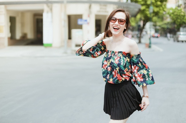 Cuối tuần qua, Võ Hạ Trâm đã có mặt ở Hà Nội du lịch và nghỉ ngơi sau một thời gian dài tập trung cho chương trình Gương mặt thân quen 2016. Mặc dù chỉ dừng lại ở vị trí Á quân nhưng đây là kết quả Võ Hạ Trâm cảm thấy hài lòng. 