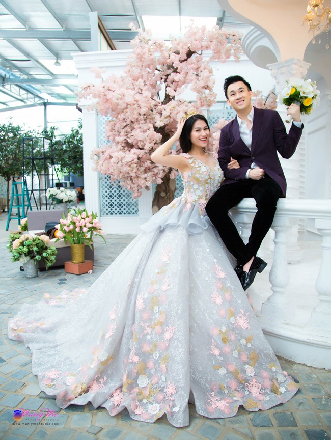 Dù hoạt động ở 2 lĩnh vực hoàn toàn khác nhau, song suốt nhiều năm qua, ca sĩ Dương Triệu Vũ và diễn viên Ngọc Thanh Tâm vẫn giữ mối quan hệ thân thiết và thường xuyên ủng hộ, hỗ trợ nhau trong cả công việc lẫn cuộc sống đời thường. 