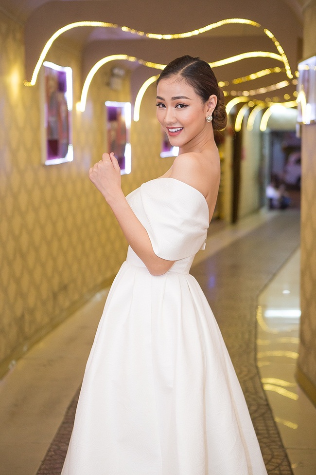 Có thể thấy Maya đang khẳng định được khả năng của mình với chất giọng đẹp và lợi thế ngoại hình cuốn hút.