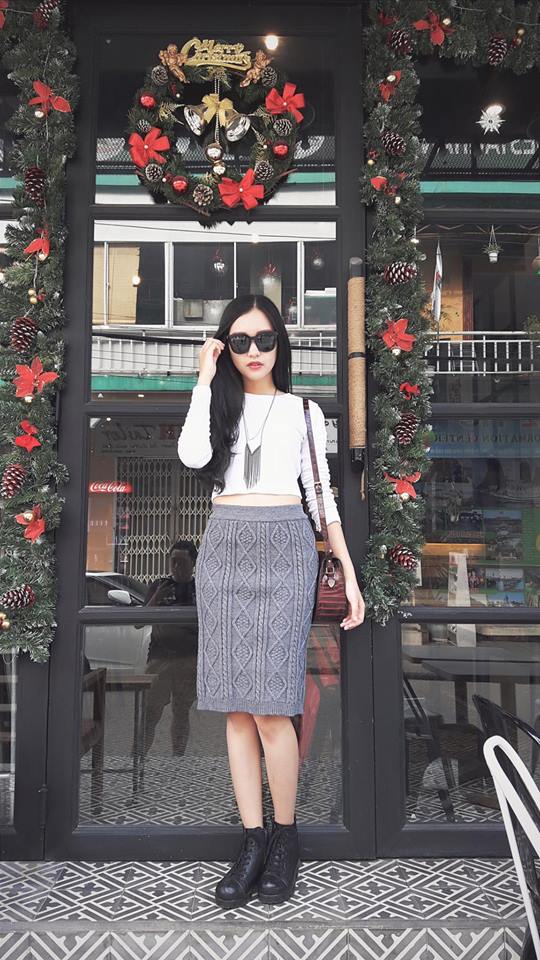 Trước khi tham dự Hoa hậu Việt Nam 2016, cô đã được nhiều người biết đến với danh hiệu ''Hoa khôi quốc học Huế'' và ''Người đẹp du lịch Huế 2015''.