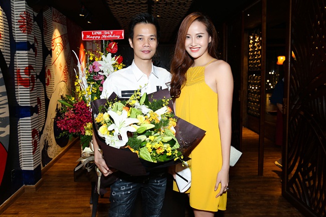 Khánh Ngân- một nhân tố đang hot của The Face Việt Nam cũng đến chia vui cùng anh trong buổi gặp gỡ này.