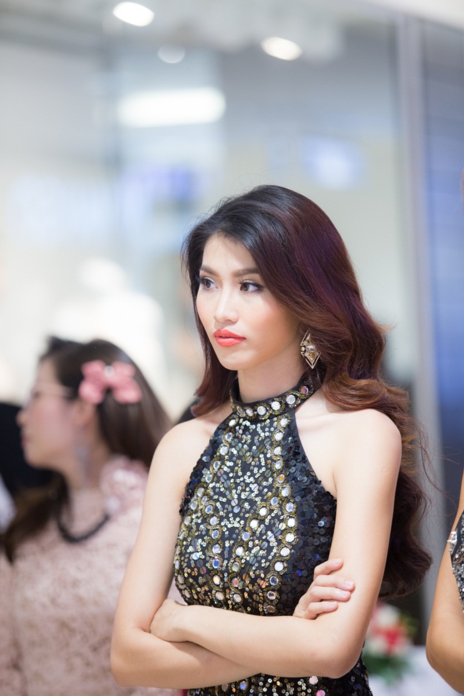 Tại đây, Quỳnh Châu đảm nhận vai trò MC cho chương trình. 