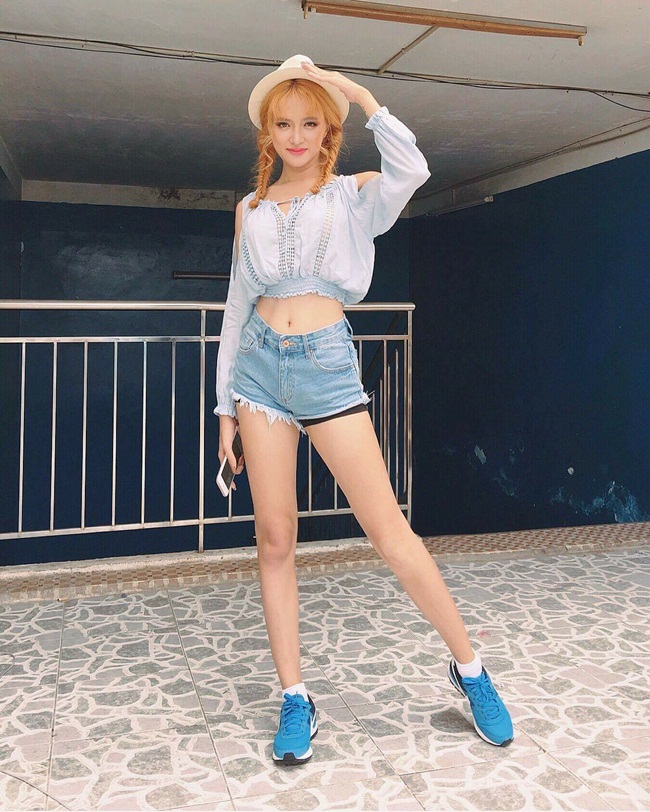 Thật vậy, mới đây Hương Giang khiến nhiều người không khỏi ngạc nhiên trước hình ảnh mới đi kèm mái tóc vàng vô cùng ấn tượng.