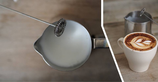 Dưới đây là 8 món đồ gia dụng Ikea giá tốt, đa năng được các bà nội trợ Việt yêu thích và muốn sở hữu trong căn nhà của mình. Đầu tiên là Dụng cụ đánh bọt sữa, cafe PRODUKT - IKEA.