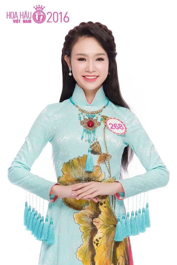 Phùng Bảo Ngọc Vân (SBD 268) cũng là một thí sinh xuất sắc, từng có cơ hội cùng đoàn thanh niên Việt Nam chào đón Tổng bí thư Tập Cận Bình tại Hà Nội vào tháng 11/2015. Khi đó, Ngọc Vân là thành viên trong CLB Văn hóa Ngoại giao của trường ĐH Ngoại Thương Hà Nội. 