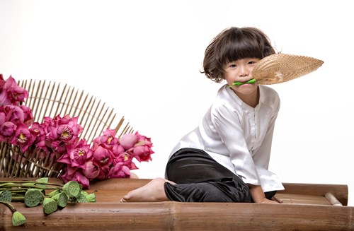 Những hình ảnh của cô bé luôn thu hút nhiều người quan tâm và dành nhiều lời khen ngợi cho vẻ đáng yêu của cô bé.
