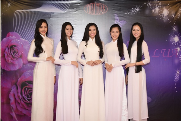Thí sinh Trần Huyền Trang (SBD 286) cho biết đây lần thứ 4 cô đến TP HCM nên  không có nhiều lạ lẫm với giao thông và thời tiết. Đặc biệt, cô từng phượt bằng xe  máy cùng bạn từ Quảng Ninh đến TPHCM cách đây một năm.