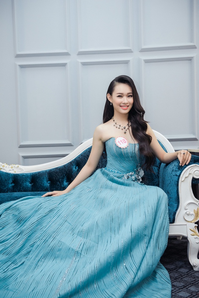 Thí sinh Trần Ngô Thu Thảo (SBD 218) chia sẻ đây là cuộc thi nhan sắc đầu tiên cô tham  gia nên những ngày đầu còn rụt rè, hồi hộp. Bản thân cô đôi lúc cảm thấy kĩ năng của mình  còn rất yếu so với các bạn khác nhưng điều đó không khiến nản lòng.