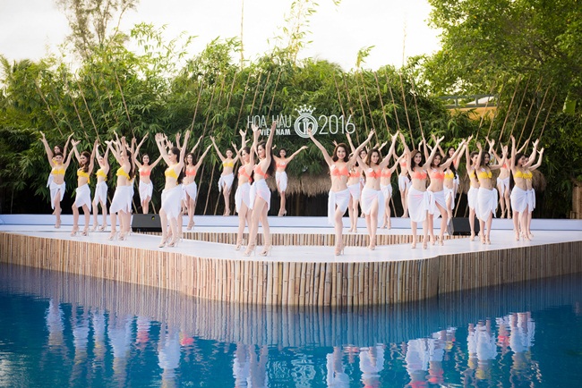 Chiều 16/8, các thí sinh Hoa hậu Việt Nam 2016 có mặt tại Làng du lịch Tre Việt  (Nhơn Trạch, Đồng Nai) tham gia chương trình: Khởi động vòng Chung kết toàn  quốc.
