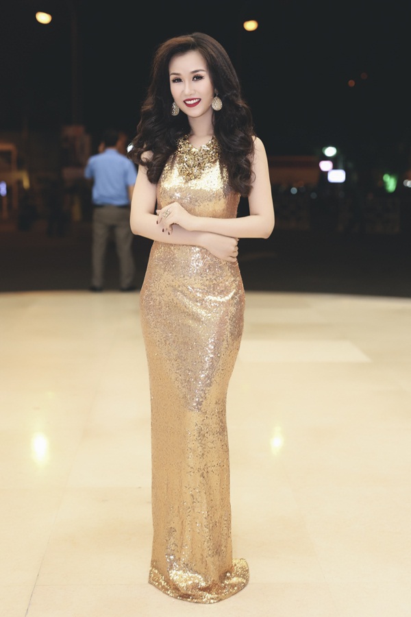  Cuối tháng 9, cô sẽ cho ra mắt single MV ca khúc này với những hình ảnh được đầu tư cùng những màn vũ đạo đẹp mắt.