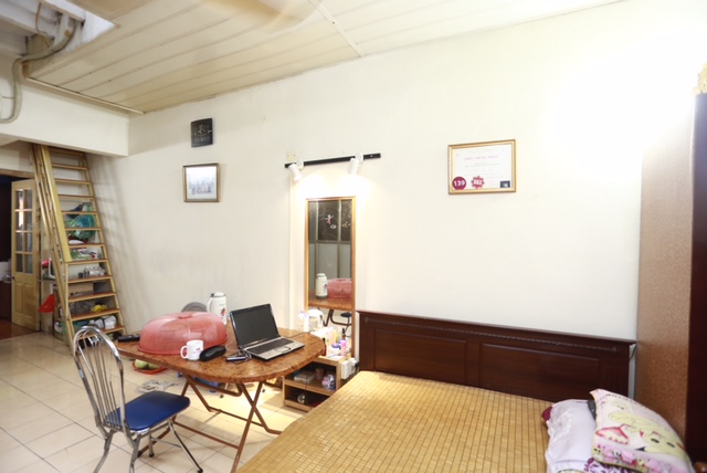Cũng theo Trí thức trẻ, Đăng ký và nhận 60K 24 bao lì xì miễn phí mỗi ngày Mỹ Linh gốc ở Hải Phòng, chuyển lên sống ở Hà Nội từ những năm 1950.