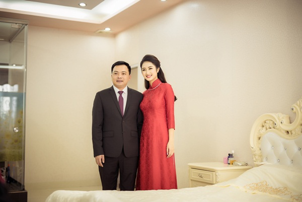 Ph&oacute;ng sự ảnh: Những khoảnh khắc ấn tượng trong đ&aacute;m cưới Hoa hậu Thu Ng&acirc;n 