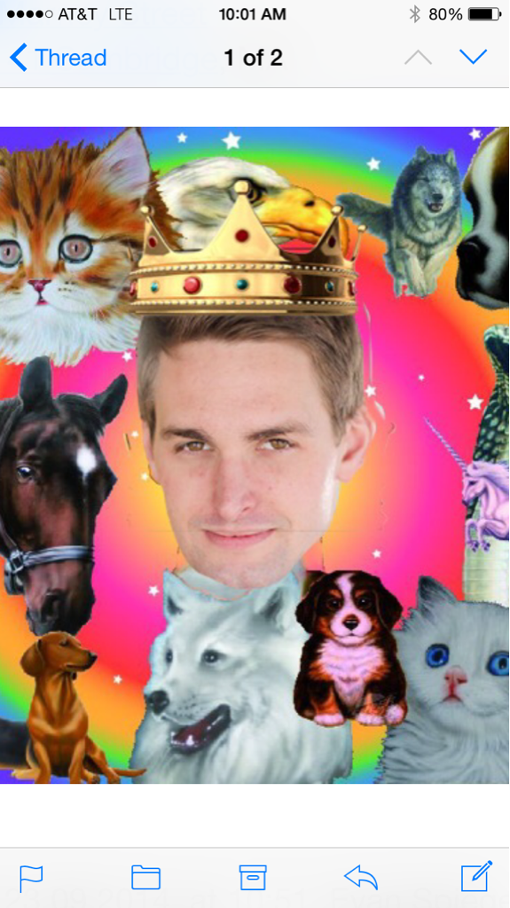 Snapchat có rất nhiều fan hâm mộ trung thành, những người này đã tweet hình ảnh ngộ nghĩnh của anh, Spiegel đặc biệt thích thú điều này