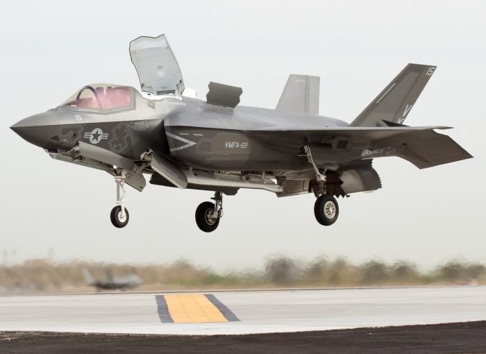 Ti&ecirc;m k&iacute;ch F-35B c&oacute; khả nưng cất, hạ c&aacute;nh theo phương thẳng đứng