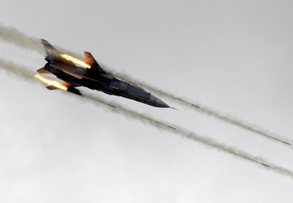 Ti&ecirc;m k&iacute;ch Su-24 l&agrave; một trong những m&aacute;y bay chiến đấu của Nga tham gia kh&ocirc;ng k&iacute;ch IS