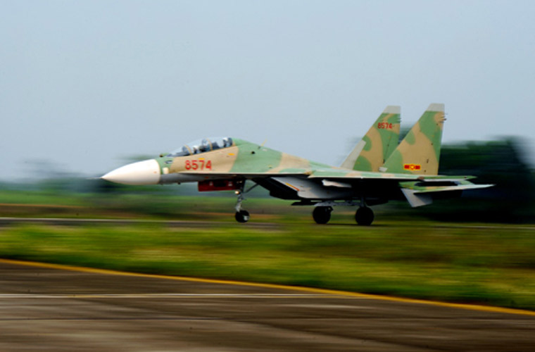 M&aacute;y bay Su-30MK2 được trang bị hệ thống t&ecirc;n lửa kh&ocirc;ng đối kh&ocirc;ng, kh&ocirc;ng đối đất v&agrave; kh&ocirc;ng đối hạm