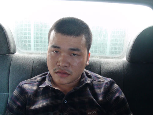 Trong v&ograve;ng 40 ng&agrave;y, s&aacute;t thủ h&agrave;ng loạt tuổi 20 n&agrave;y đ&atilde; g&acirc;y ra 3 vụ &aacute;n mạng li&ecirc;n tiếp chỉ để cướp 34 triệu đồng