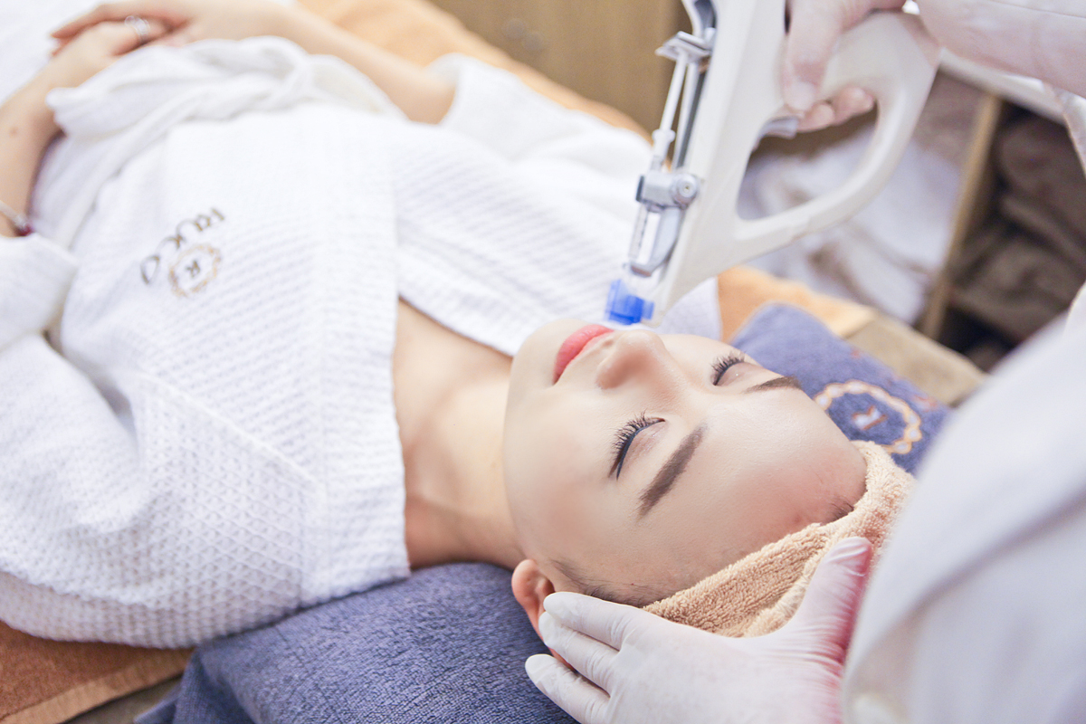 Ti&ecirc;m chất x&oacute;a nhăn l&agrave; một phương ph&aacute;p l&agrave;m đẹp nguy hiểm