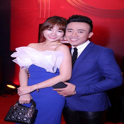9. Bằng sự quan tâm chăm sóc người mình yêu, Trấn Thành luôn chứng minh anh là mẫu đàn ông tốt tính, tình cảm và chu đáo với Hari Won.