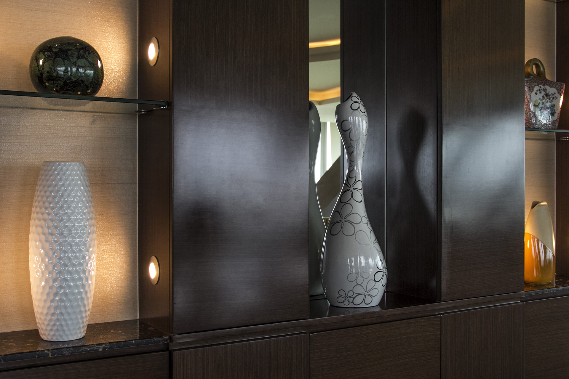 Đại diện của khách sạn JW Marriott Hanoi bật mí: Chỉ có Giám đốc khách sạn, giám đốc bộ phận buồng phòng và một số ít người khác của khách sạn được tiếp xúc trực tiếp với Tổng thống Obama, còn lại, đều là người của đoàn tùy tùng Tổng thống. Đại diện của khách sạn JW Marriott Hanoi bật mí: Chỉ có Giám đốc khách sạn, giám đốc bộ phận buồng phòng và một số ít người khác của khách sạn được tiếp xúc trực tiếp với Tổng thống Obama, còn lại, đều là người của đoàn tùy tùng Tổng thống.