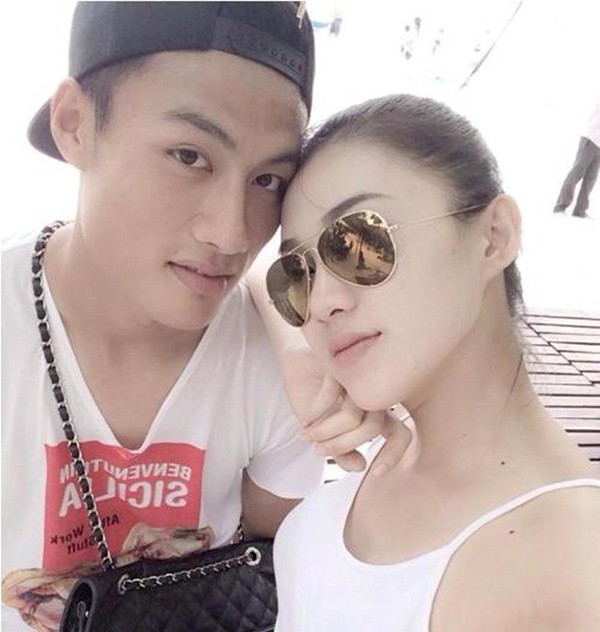 Lê Hà và Mạc Hồng Quân từng dính với nhau như hình với bóng, khiến nhiều người phải xuýt xoa trước tình yêu đẹp của họ. Tuy nhiên, sau khi Mạc Hồng Quân chuyển sang thi đấu cho An Giang, cặp đôi đã lặng lẽ chia tay.