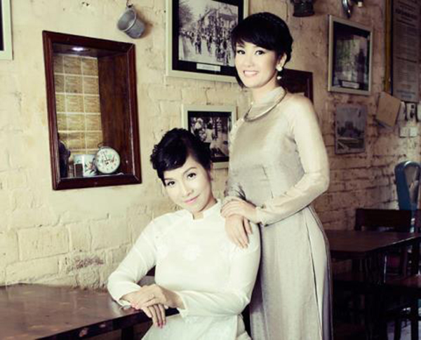 Ca sỹ Hồng Nhung, Mỹ Linh được coi là 2 Diva nổi tiếng ở Việt Nam. Mỗi người đều sở hữu những dinh thự tiền tỷ sang trọng khiến nhiều người không khỏi ngưỡng mộ.