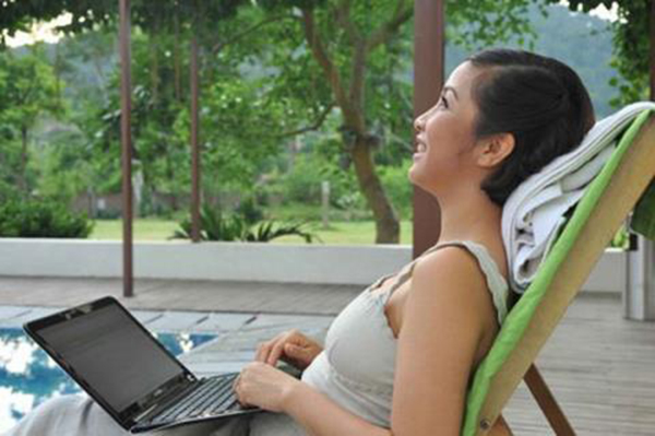 Cuộc sống hòa vào thiên nhiên, bình yên, tự tại, đó là những gì mà Diva hàng đầu Mỹ Linh mong muốn khi trở về căn nhà ấm cúng của mình.