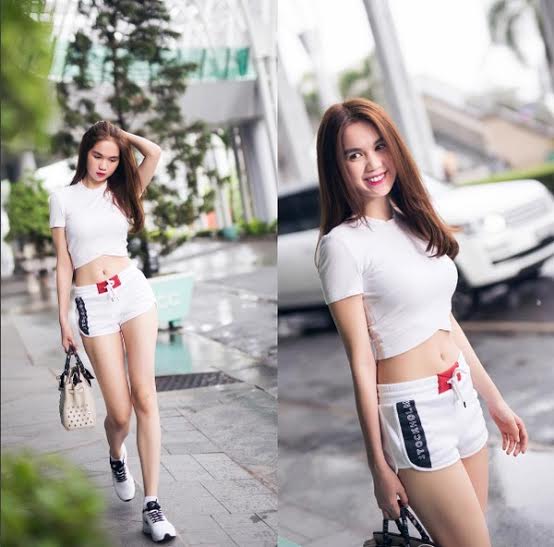Ngọc Trinh khoe trọn đôi chân thon dài, thẳng tắp đáng ngưỡng mộ với set đồ thể thao gồm shorts và áo crop-top trắng trơn. Không cần giày cao gót hay những thiết kế ôm sát gợi cảm, chỉ cần giày và đồ thể thao, vóc dáng của nữ hoàng nội y cũng phô diễn một cách triệt để.