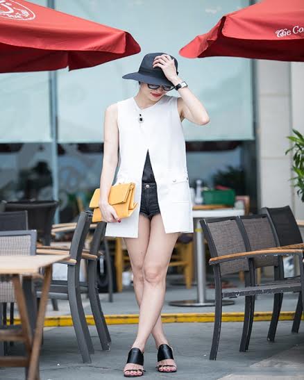 Thanh Trúc luôn lựa chọn những trang phục khéo khoe thế mạnh của hình thể.