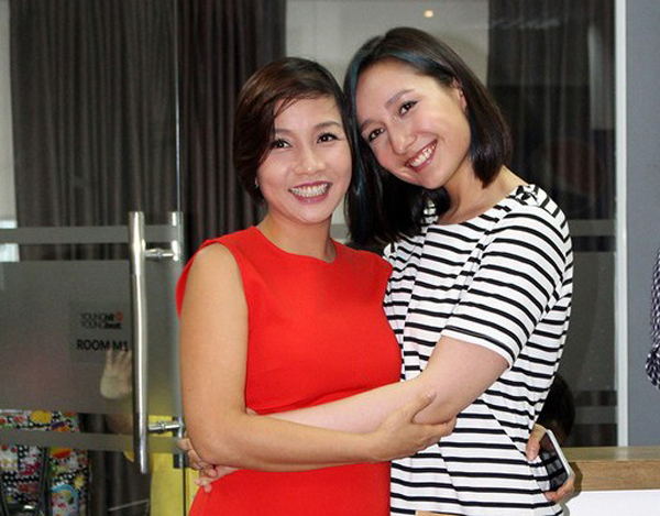 Nữ ca sĩ trẻ Anna từng chia sẻ, cô coi mẹ kế - diva Mỹ Linh - như mẹ ruột. Cô sống cùng giọng ca ‘Hương ngọc lan’  từ khi còn là cô bé 3 tuổi.
