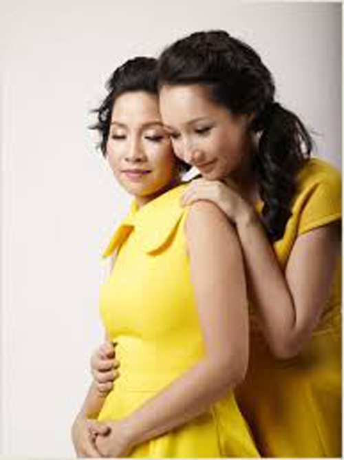 Anna cho hay, mẹ kế của cô là môt người kỹ tính chứ không phải khó tính. Mấy chị em được mẹ chỉ dạy rất kỹ về cách ứng xử.
