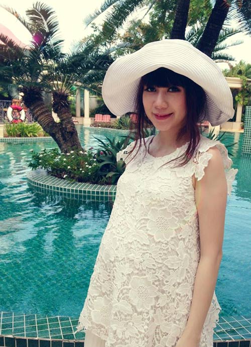 Trong thời kì mang thai, Minh Hà vẫn luôn sát cánh, ủng hộ chồng trong mọi sự kiện với dáng vẻ nhanh nhẹn, tươi tỉnh và vô cùng xinh đẹp. Trong thời kì mang thai, Minh Hà vẫn luôn sát cánh, ủng hộ chồng trong mọi sự kiện với dáng vẻ nhanh nhẹn, tươi tỉnh và vô cùng xinh đẹp.