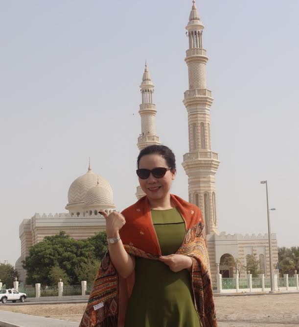 Trong chuyến đi của mình, nữ hoàng Kim Chi đã ghé thăm Đảo nhân tạo hình lá cọ Palm Islands của Dubai.