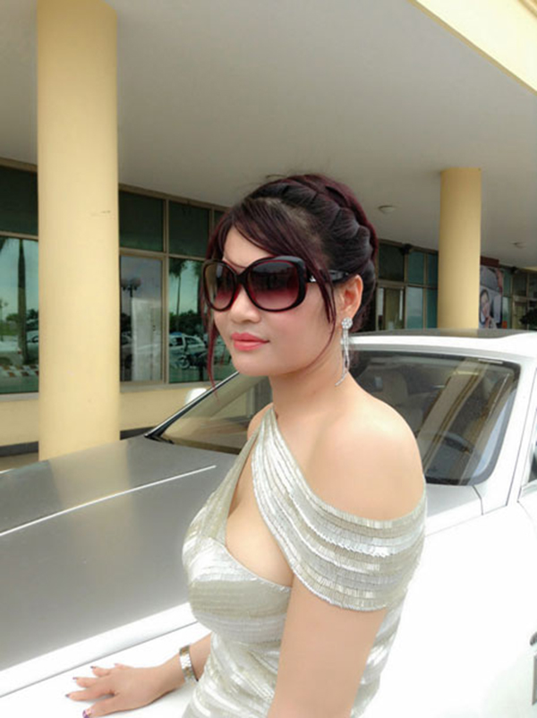Chiếc Rolls-Royce Ghost của bà Liễu có giá hơn chục tỷ Đồng tại Việt Nam.