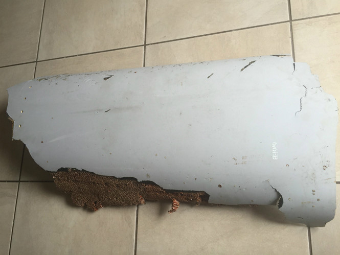 Hiện lực lượng tìm kiếm máy bay MH370 mất tích đang kiểm tra cả hai vật thể tìm thấy ở Mozambique Hiện lực lượng tìm kiếm máy bay MH370 mất tích đang kiểm tra cả hai vật thể tìm thấy ở Mozambique