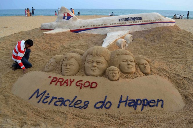 Kh&aacute;c với nhận định của lực lượng t&igrave;m kiếm m&aacute;y bay MH370 mất t&iacute;ch, Scott Waring cho rằng MH370 vẫn c&ograve;n nguy&ecirc;n vẹn