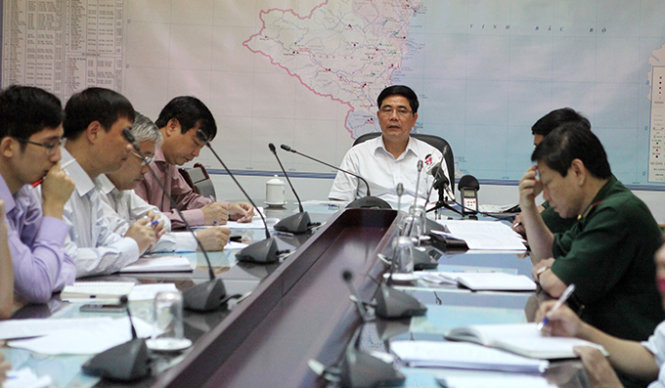 Bộ trưởng NN&PTNT Cao Đức Ph&aacute;t y&ecirc;u cầu c&aacute;c địa phương li&ecirc;n tục cập nhật tin b&atilde;o mới nhất để sẵn s&agrave;ng chống b&atilde;o số 4