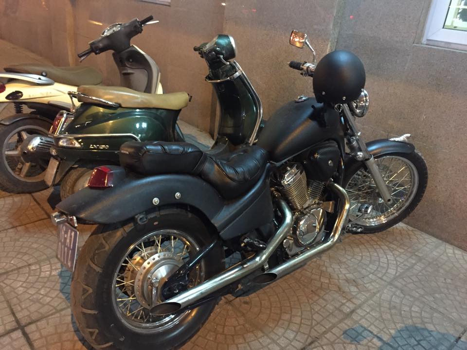 Si&ecirc;u xe m&ocirc; t&ocirc; ph&acirc;n khối lớn 400cm3 &lsquo;h&oacute;a trang&rsquo; bằng biển số của C&ocirc;ng an phường H&agrave;ng K&ecirc;nh