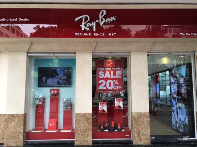 Những tin ph&aacute;p luật an ninh h&igrave;nh sự online mới nhất h&ocirc;m nay đề cập đến vụ k&iacute;nh Rayban nghi rởm