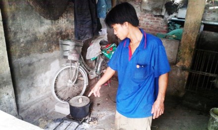 Trong những tin ph&aacute;p luật an ninh 24h qua c&oacute; vụ &lsquo;ma men&rsquo; đổ thuốc chuột v&agrave;o nồi v&igrave; xin thịt ch&oacute; kh&ocirc;ng được