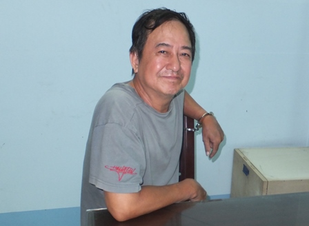 Trong những tin ph&aacute;p luật an ninh 24h qua c&oacute; vụ CSGT nghỉ hưu d&ugrave;ng dao d&acirc;m chết chủ nợ của con trai