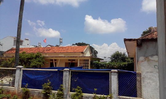 Thi thể nạn nh&acirc;n được đưa về Bệnh x&aacute; Sư đo&agrave;n 470 để kh&aacute;m nghiệm