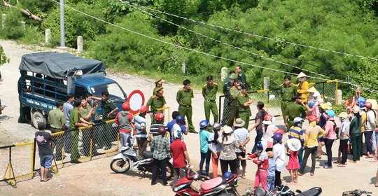 Trong những tin ph&aacute;p luật an ninh 24h qua c&oacute; vụ ngư d&acirc;n Ki&ecirc;n Giang bắt giữ c&aacute;n bộ tr&aacute;i ph&eacute;p