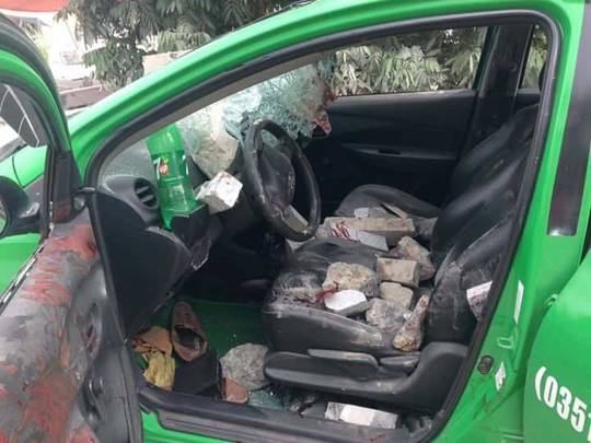 Chiếc taxi đầy gạch đá khiến 2 đối tượng trọng thương, theo những tin pháp luật an ninh 24h qua