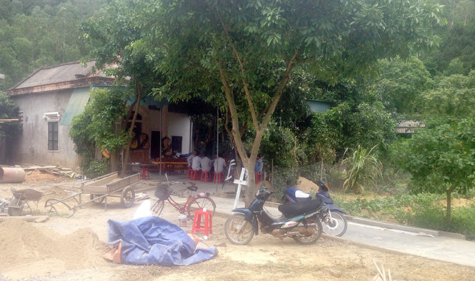  Hiện trường nơi người con trai giết cha đẻ của m&igrave;nh
