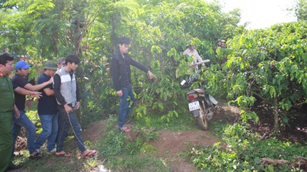 Hai đối tượng tạo dựng lại hiện trường vụ &aacute;n mạng