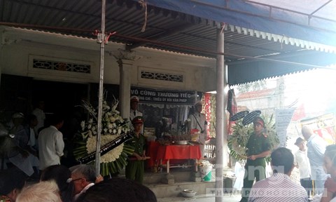 Đ&aacute;m tang của thiếu &uacute;y Ph&aacute;p