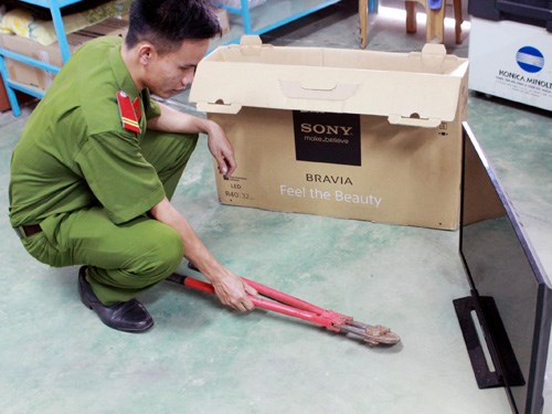 Tin tức ph&aacute;p luật mới nhất, c&ocirc;ng an B&igrave;nh Dương bắt băng tội phạm g&acirc;y 9 vụ trộm cắp trong khu vực